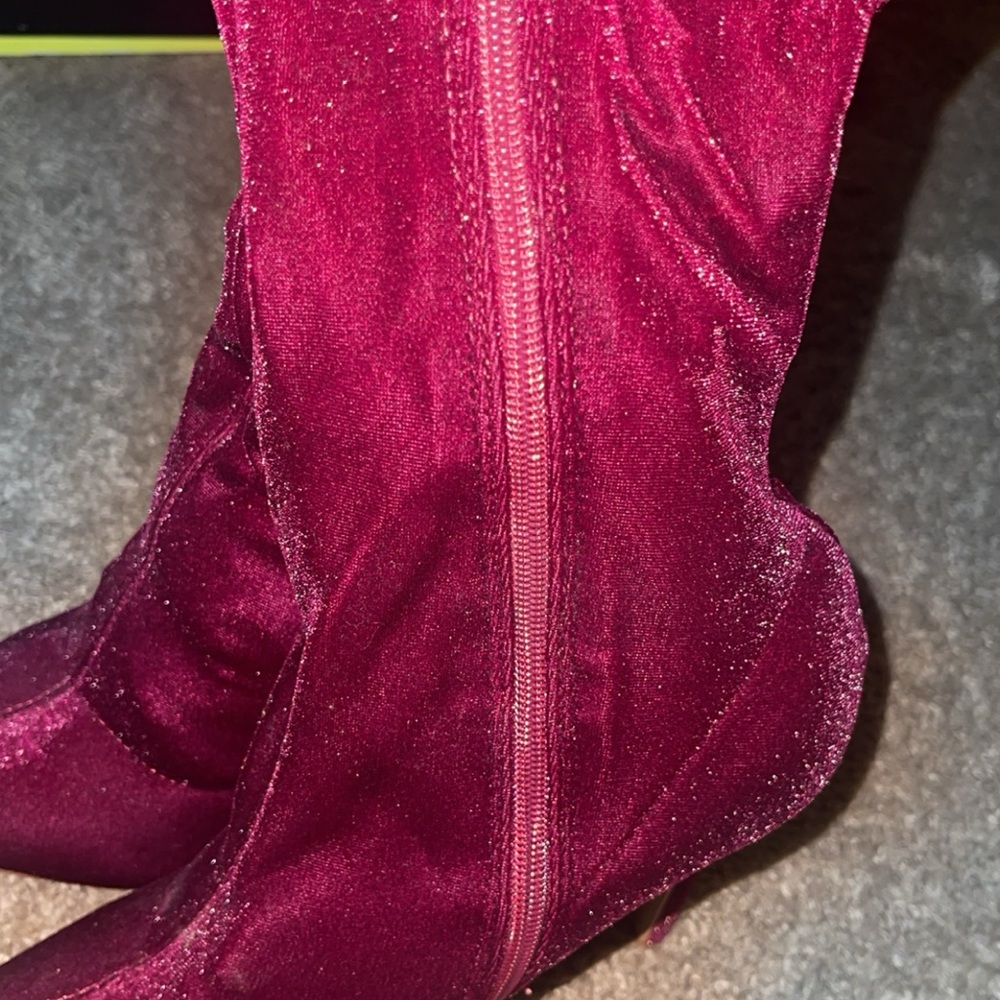👠👠 - Picture 2 of 4